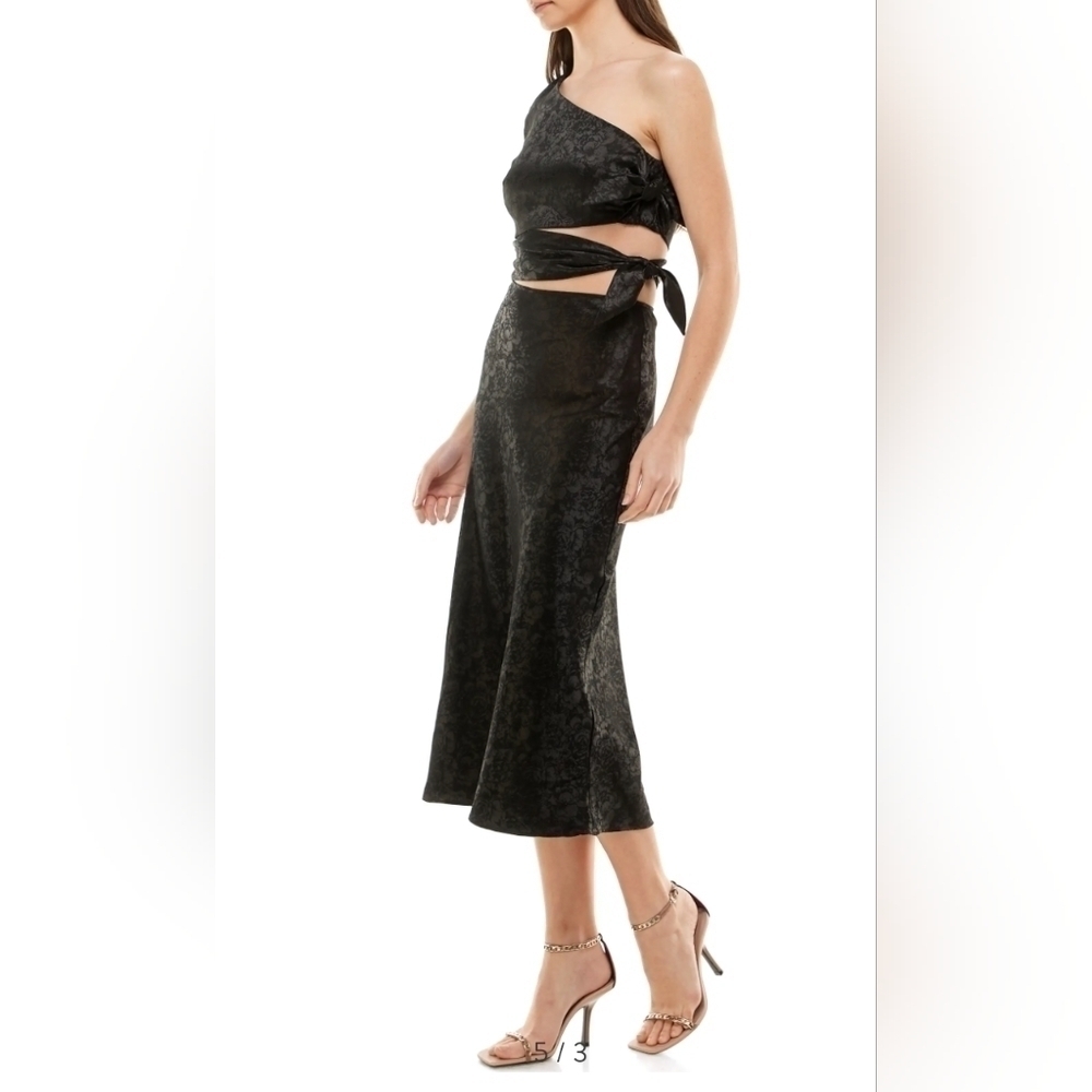 WAYF Untouchable Floral Jacquard Cutout Detail One-Shoulder Dress BLACK Sz Small - Picture 2 of 8